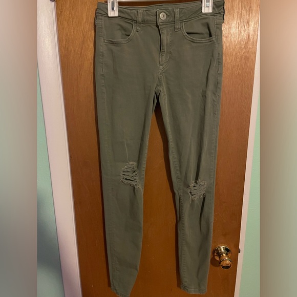 American Eagle Ripped Jeans - Picture 2 of 8